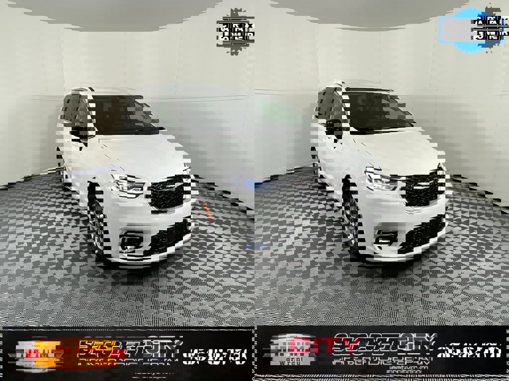 Used 2024 Chrysler Pacifica Touring-L