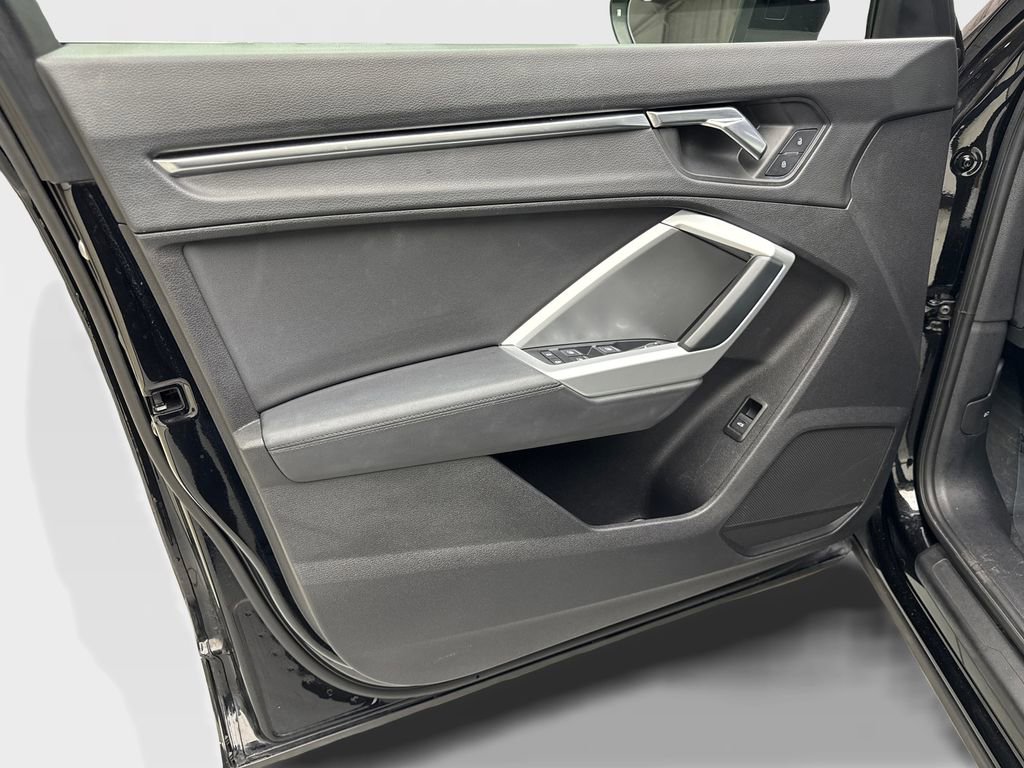 Used 2020 Audi Q3 2.0T Premium w/ Convenience Package image 31