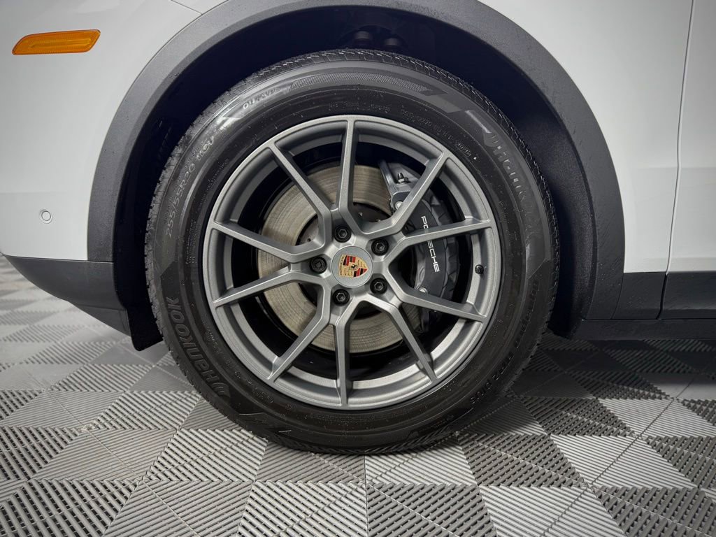 New 2026 Porsche Cayenne Coupe AWD/4WD image 13