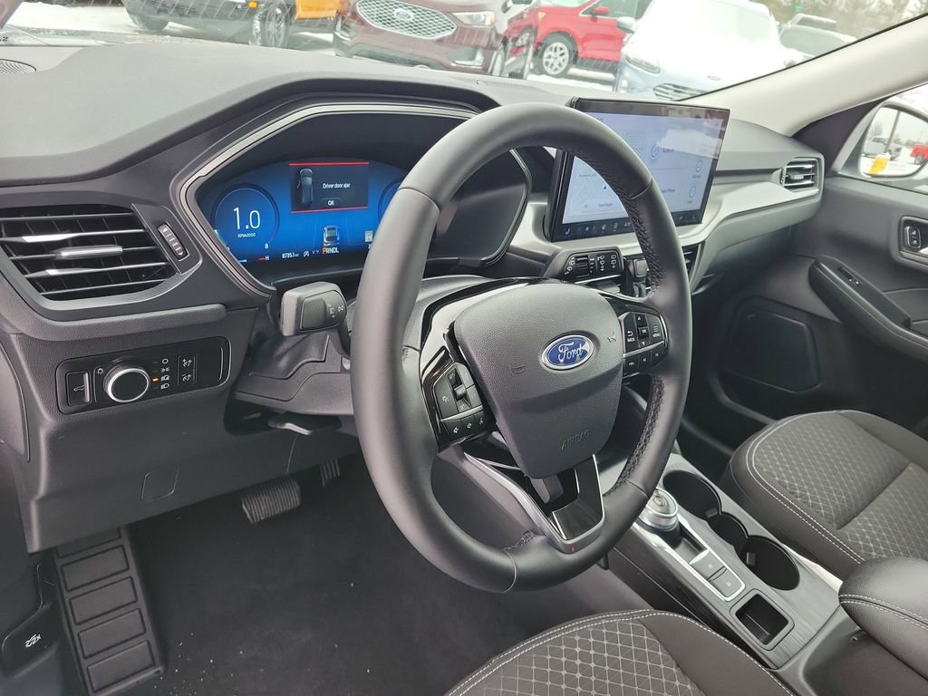 Used 2023 Ford Escape Active w/ Tech Pack #2 AWD/4WD image 9