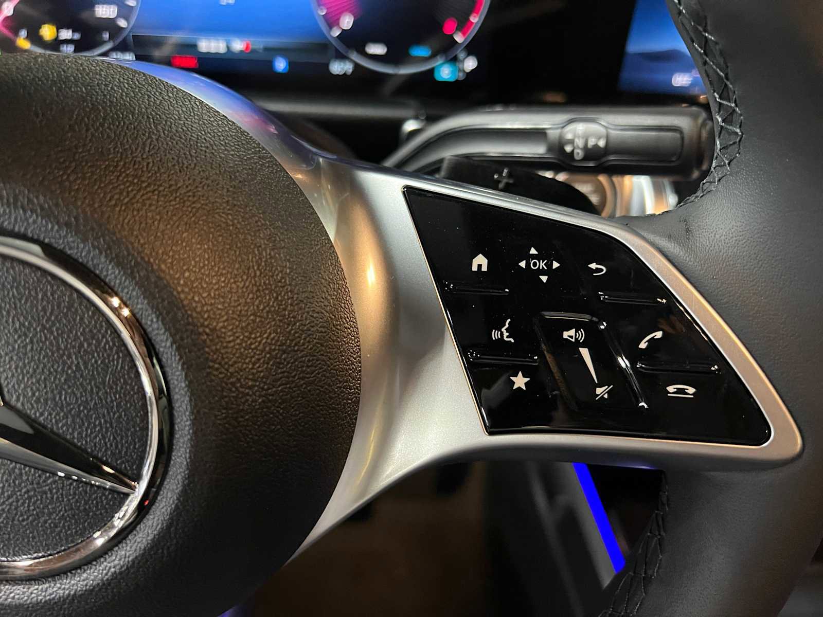 New 2025 Mercedes-Benz GLB 250 4MATIC image 21