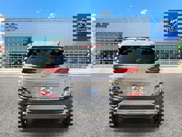 Used 2023 Hyundai Kona SEL AWD/4WD image 5