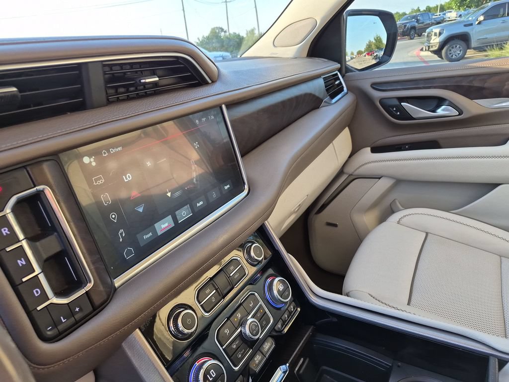 Used 2022 GMC Yukon XL Denali AWD/4WD image 28