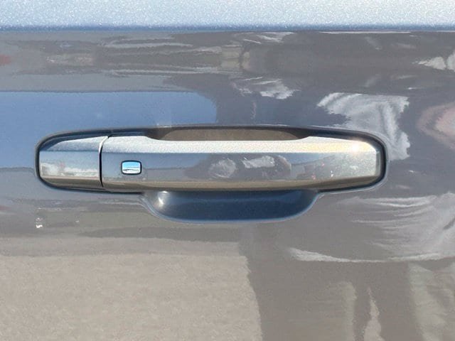 Used 2019 Chevrolet Tahoe LT w/ LT Signature Package AWD/4WD image 21