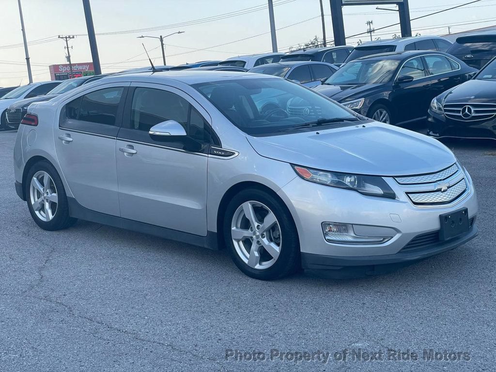 Used 2014 Chevrolet Volt Premium w/ Premium Trim Package FWD image 4