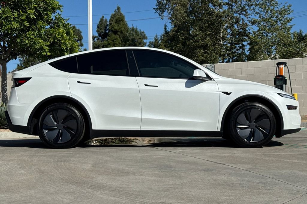 Used 2026 Tesla Model Y Long Range AWD/4WD image 6