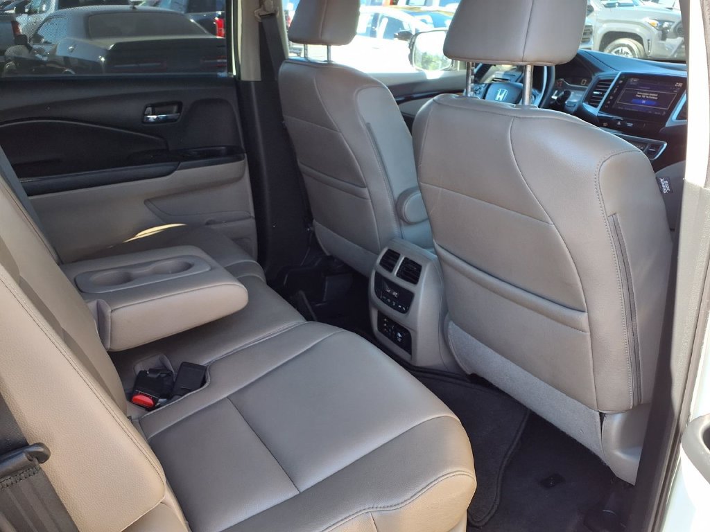 Used 2016 Honda Pilot Touring image 33