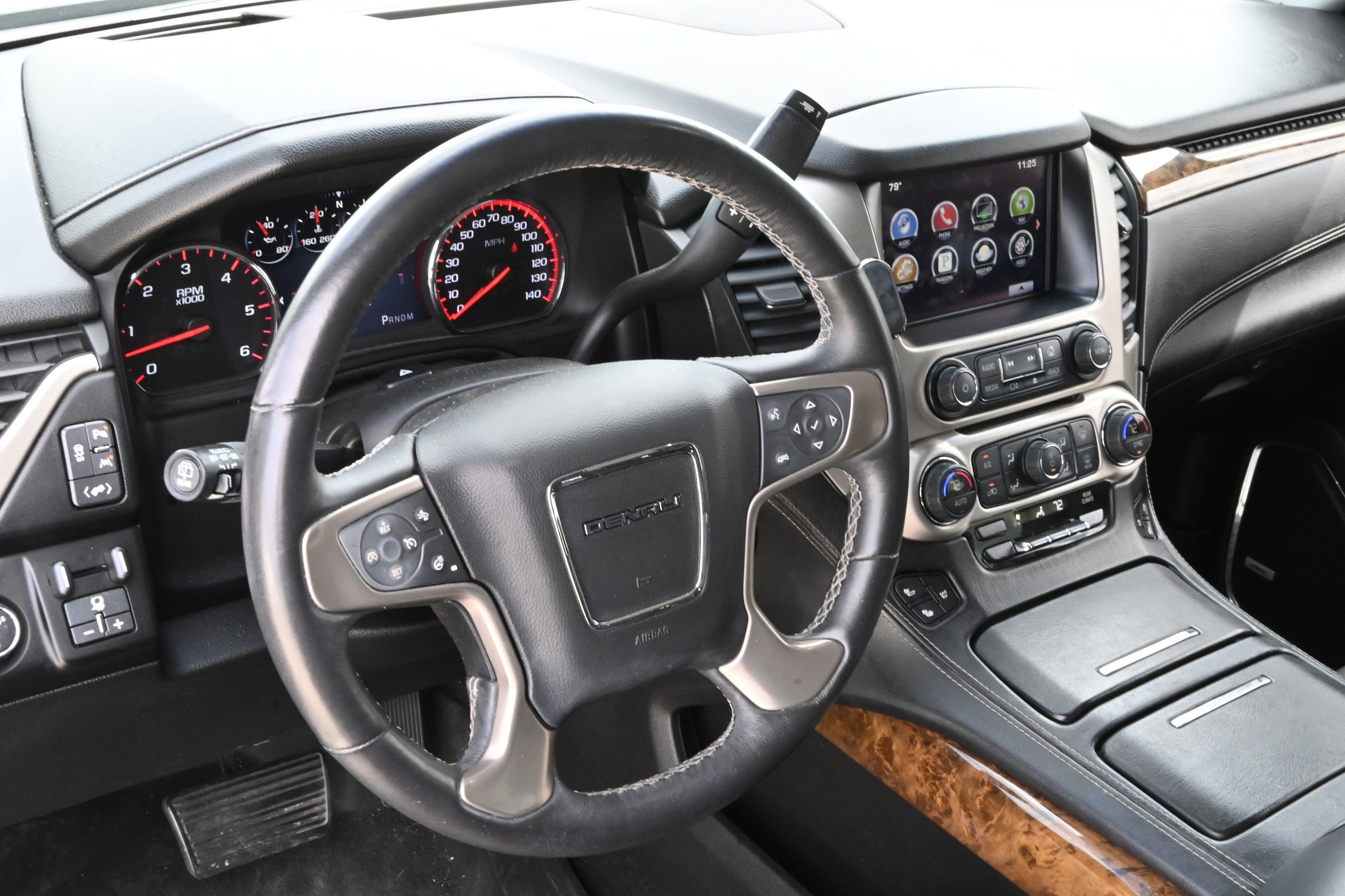 Used 2016 GMC Yukon Denali w/ Open Road Package image 15