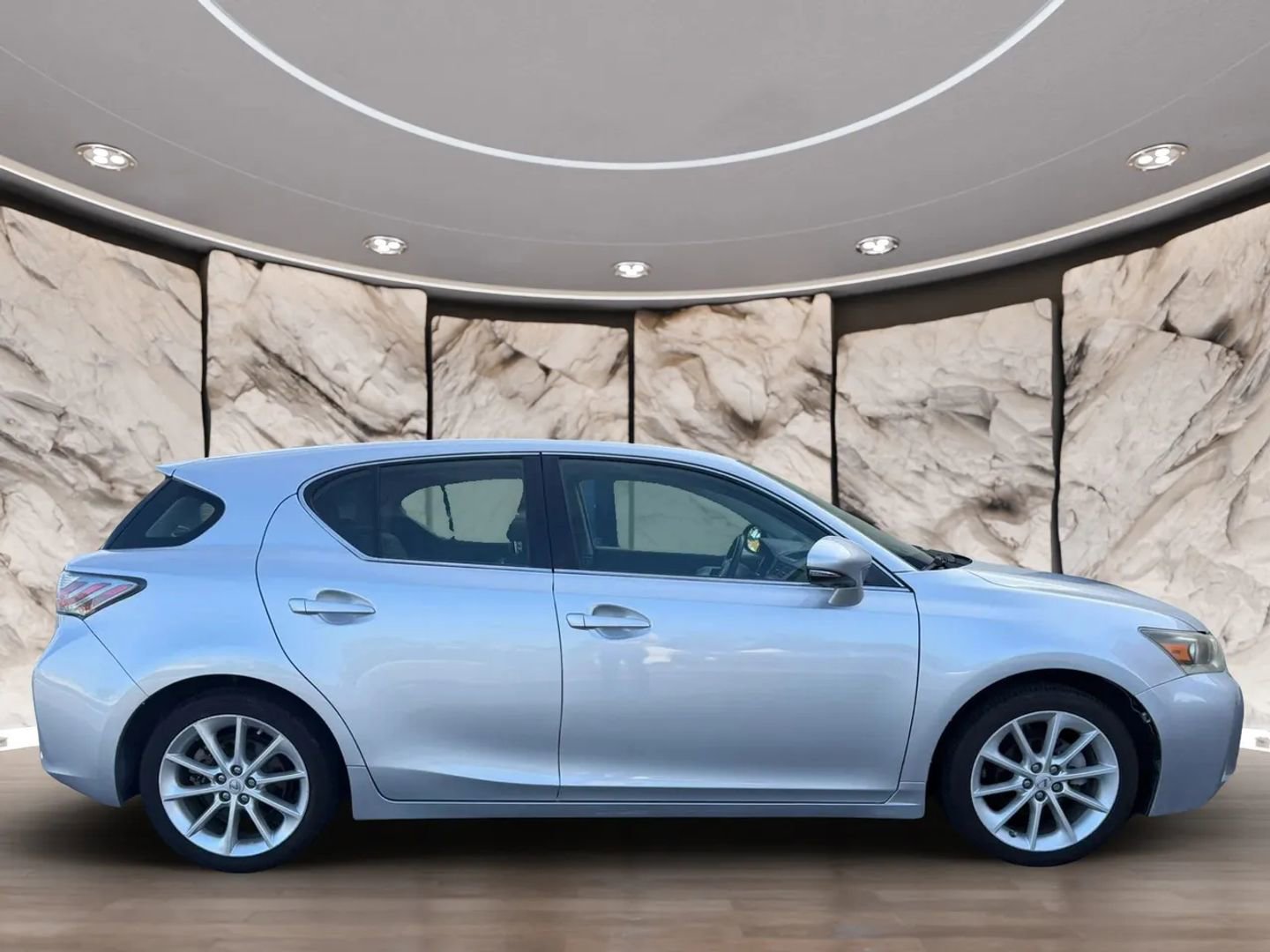 Used 2013 Lexus CT 200h w/ Premium Pkg w/Navigation FWD image 4
