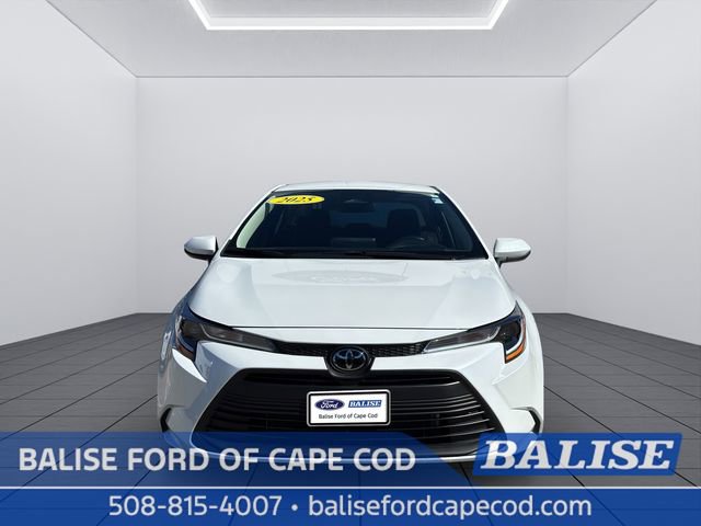 Used 2025 Toyota Corolla LE image 1