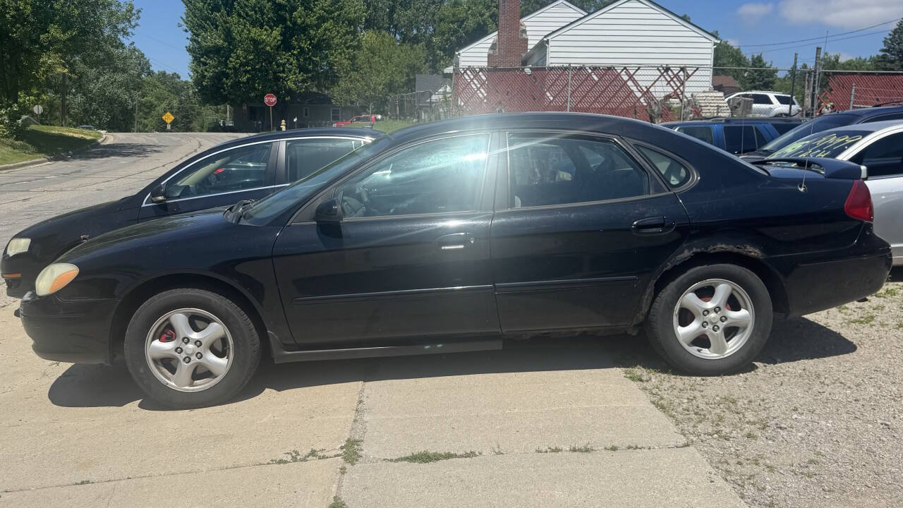 Used 2003 Ford Taurus SE FWD image 3