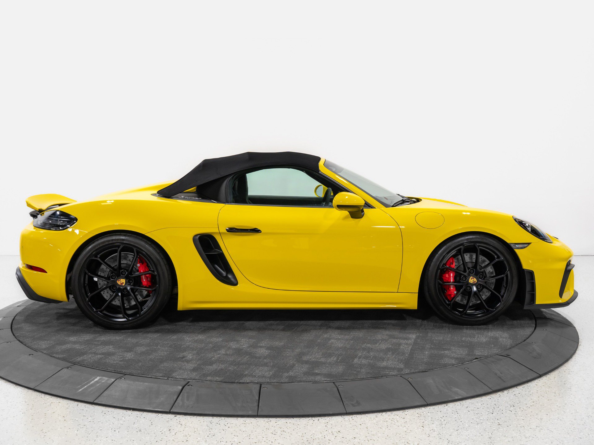 Used 2022 Porsche 718 Boxster Spyder RWD image 20