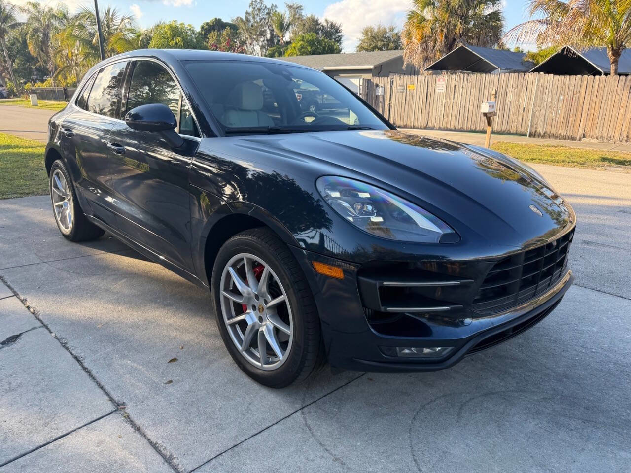 Used 2017 Porsche Macan Turbo image 21