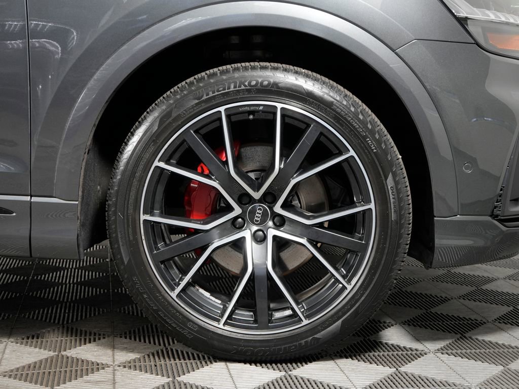 Used 2021 Audi Q8 Prestige w/ Prestige Package image 15