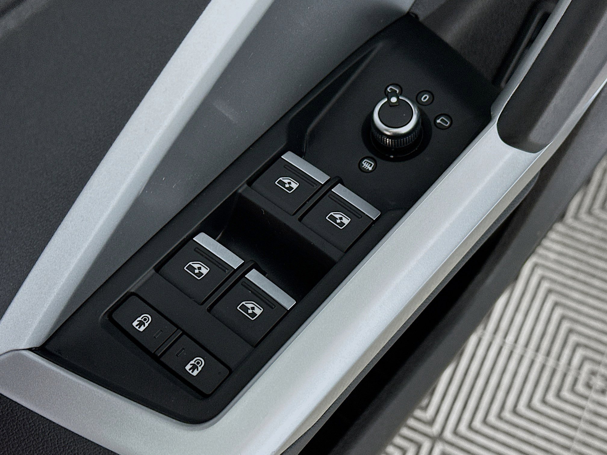 Used 2025 Audi Q3 2.0T Premium image 17