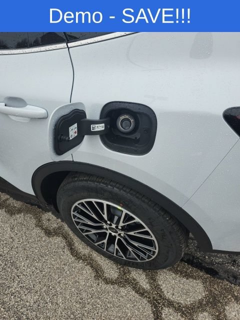 New 2026 Ford Escape SE FWD image 12