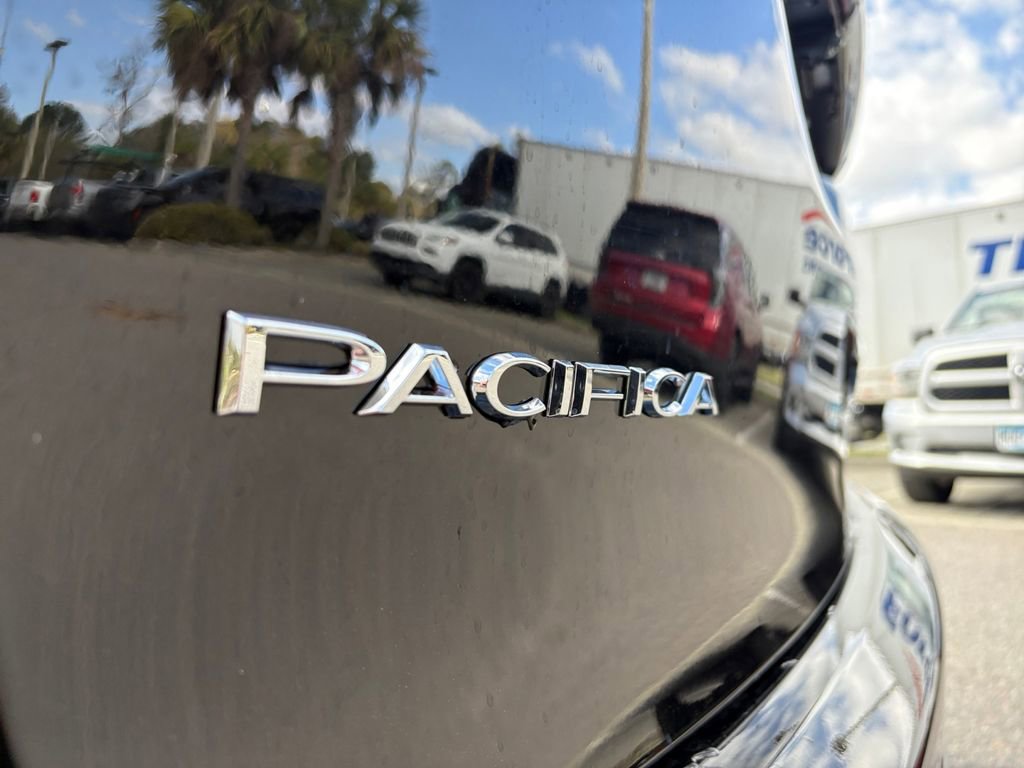 New 2026 Chrysler Pacifica Select image 10