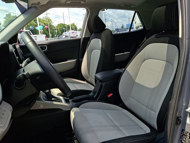 Used 2022 Hyundai Venue SEL FWD image 13