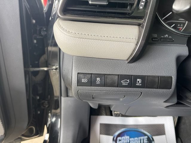 Used 2019 Toyota Camry LE FWD image 10