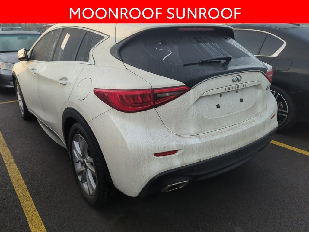 Used 2018 INFINITI QX30 image 4