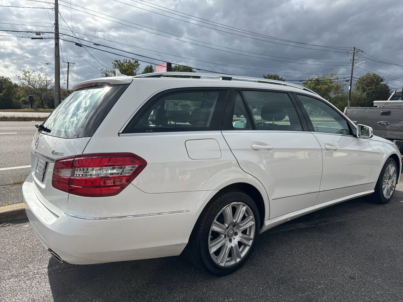 Used 2013 Mercedes-Benz E 350 4MATIC Wagon image 5