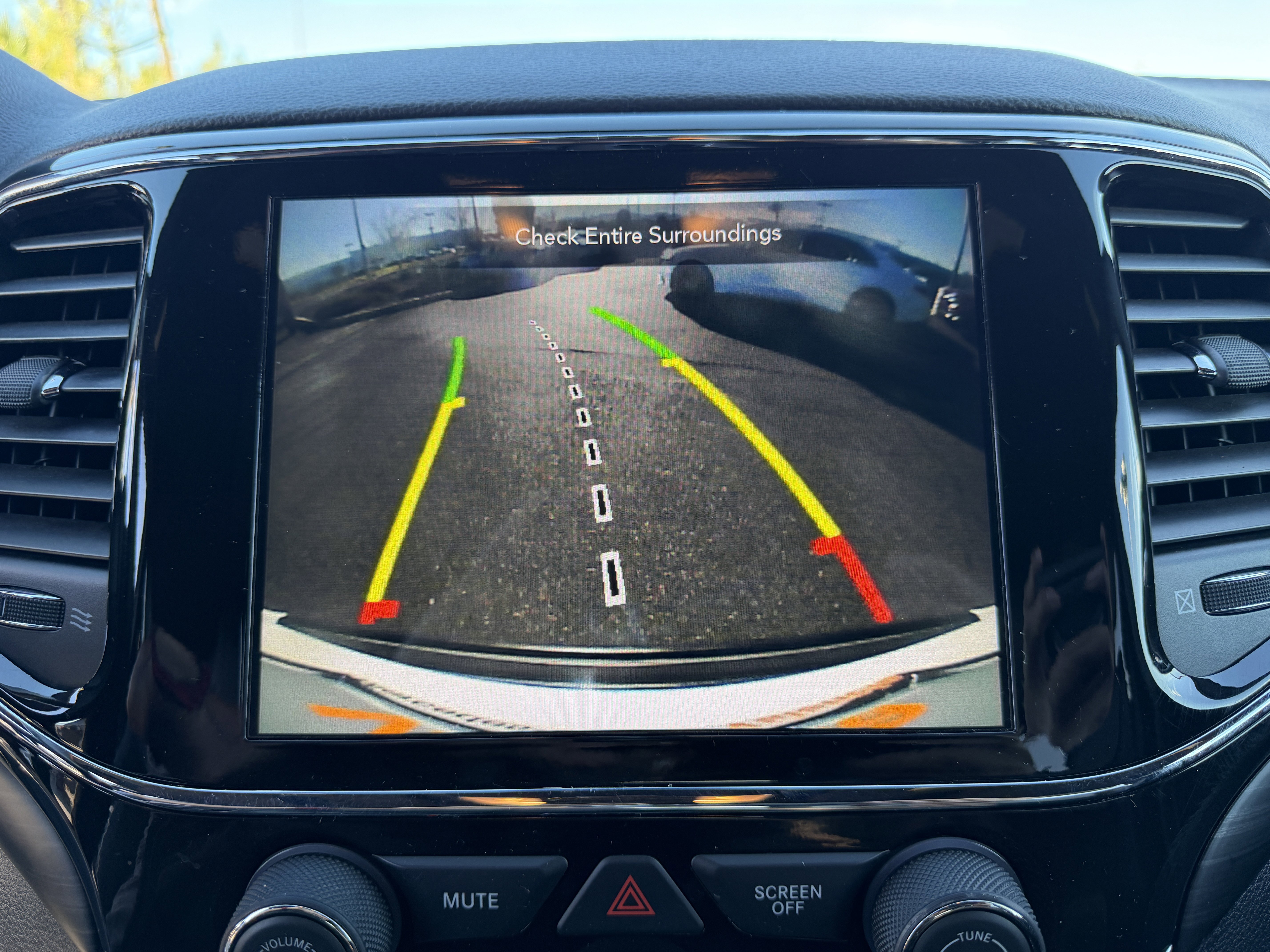 Used 2021 Jeep Grand Cherokee Laredo X image 29