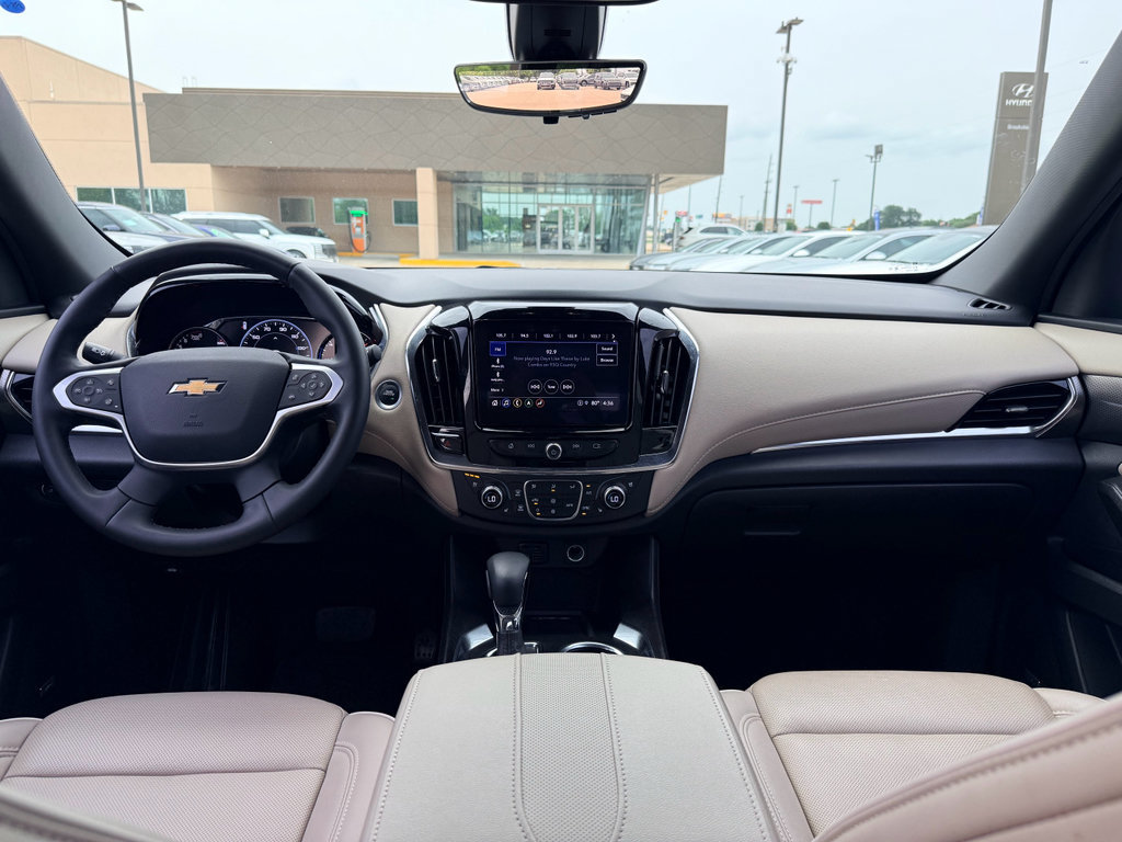 Used 2023 Chevrolet Traverse Premier AWD/4WD image 16