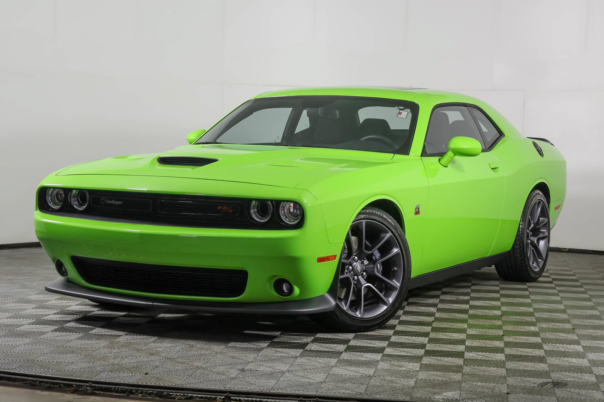 Used 2023 Dodge Challenger R/T Scat Pack RWD image 2