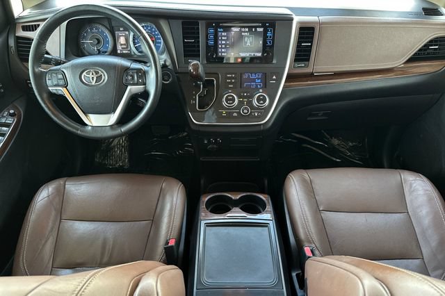 Used 2016 Toyota Sienna Limited FWD image 12