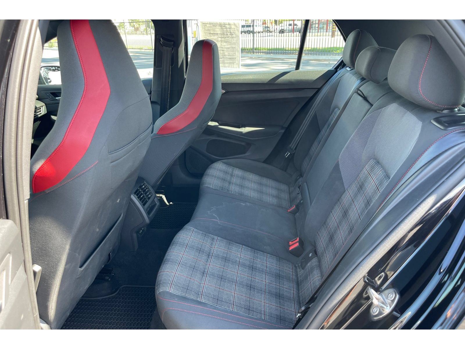 Used 2022 Volkswagen GTI SE FWD image 15