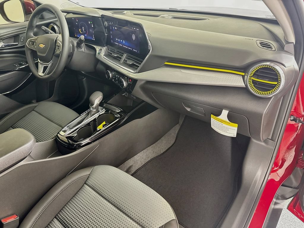 New 2026 Chevrolet Trax LT w/ LT Convenience Package FWD image 28