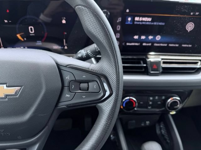 Used 2025 Chevrolet TrailBlazer LT AWD/4WD image 25