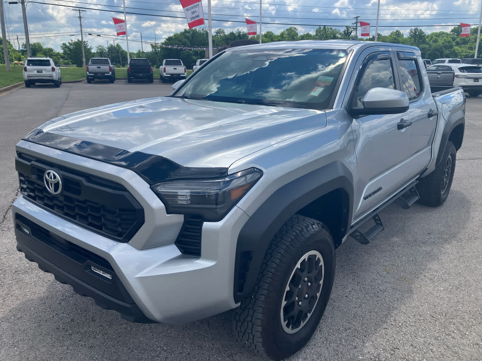 Certified 2024 Toyota Tacoma TRD Off-Road AWD/4WD image 4