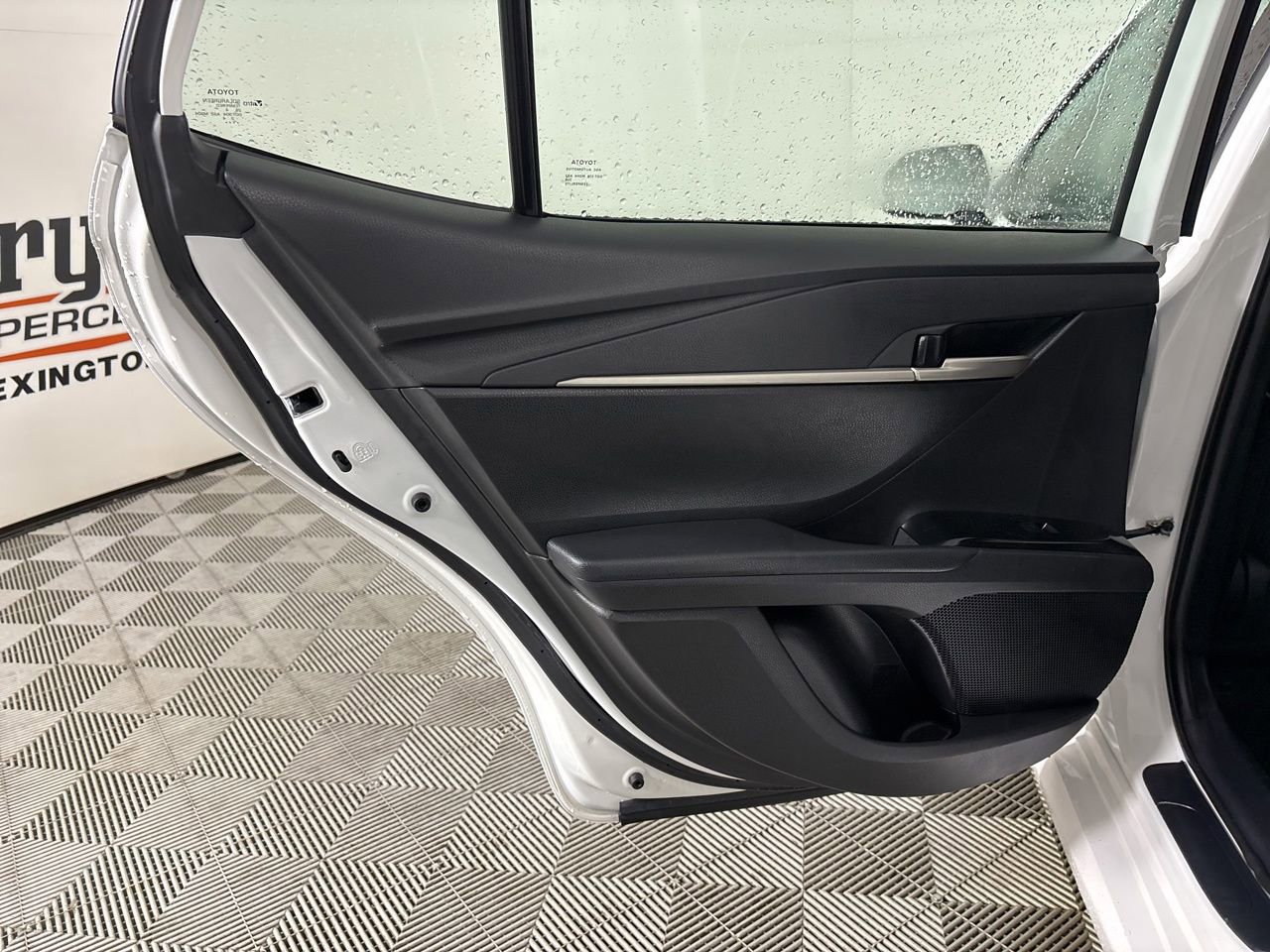 Used 2025 Toyota Camry SE FWD image 18