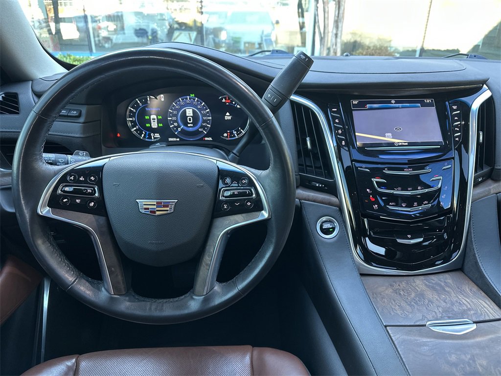 Used 2020 Cadillac Escalade Premium Luxury image 23