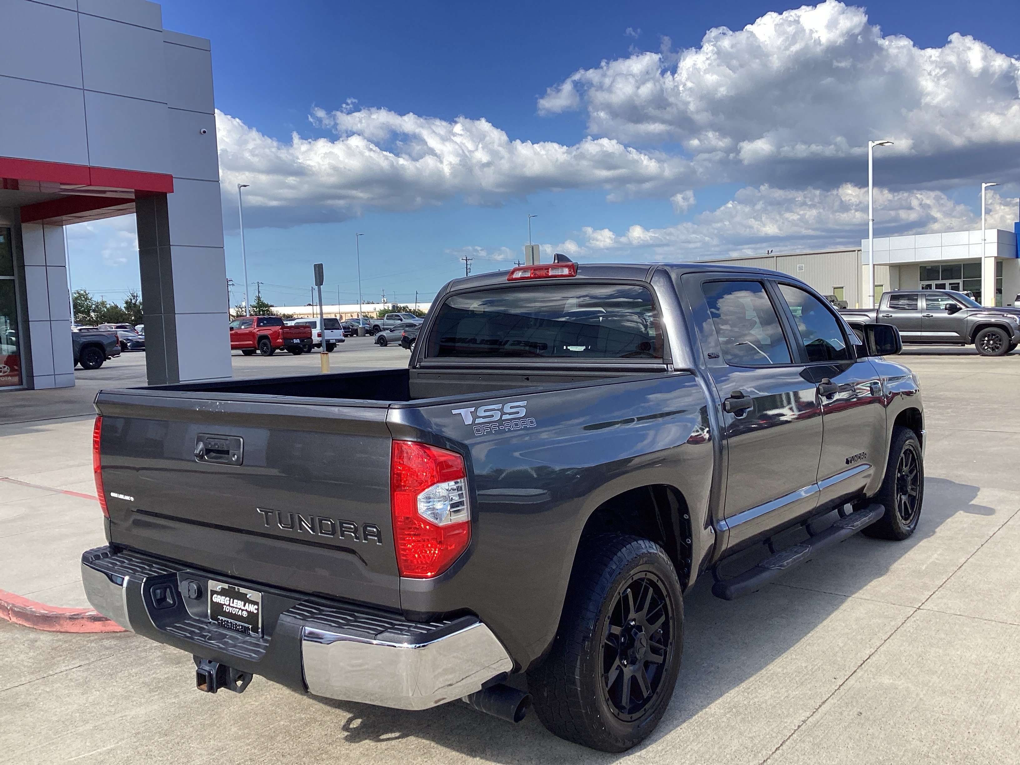 Used 2021 Toyota Tundra SR5 w/ SR5 Leather Package RWD image 7
