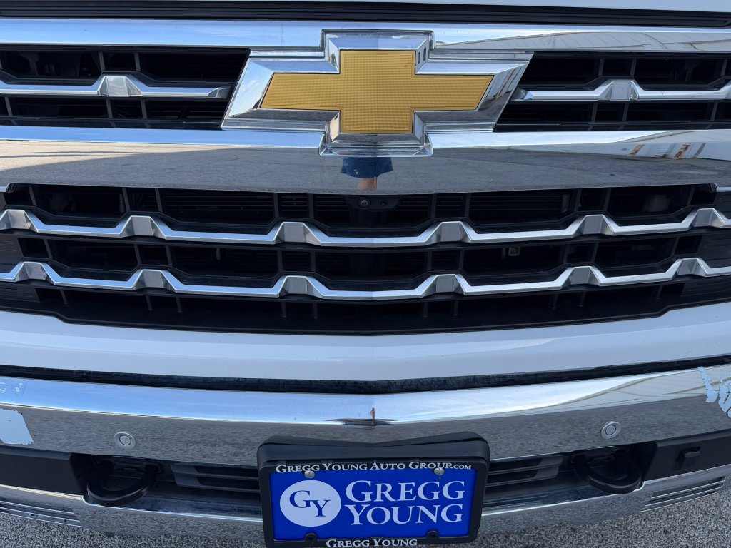 Used 2025 Chevrolet Silverado 1500 LTZ AWD/4WD image 34