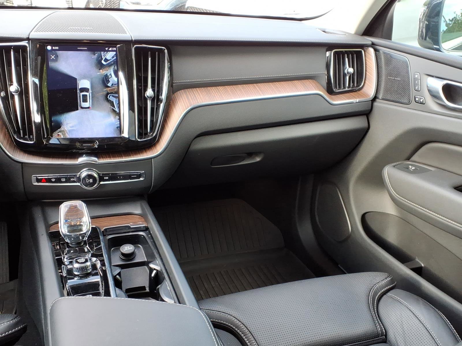 Certified 2023 Volvo XC60 B5 Ultimate w/ Climate Package FWD image 14