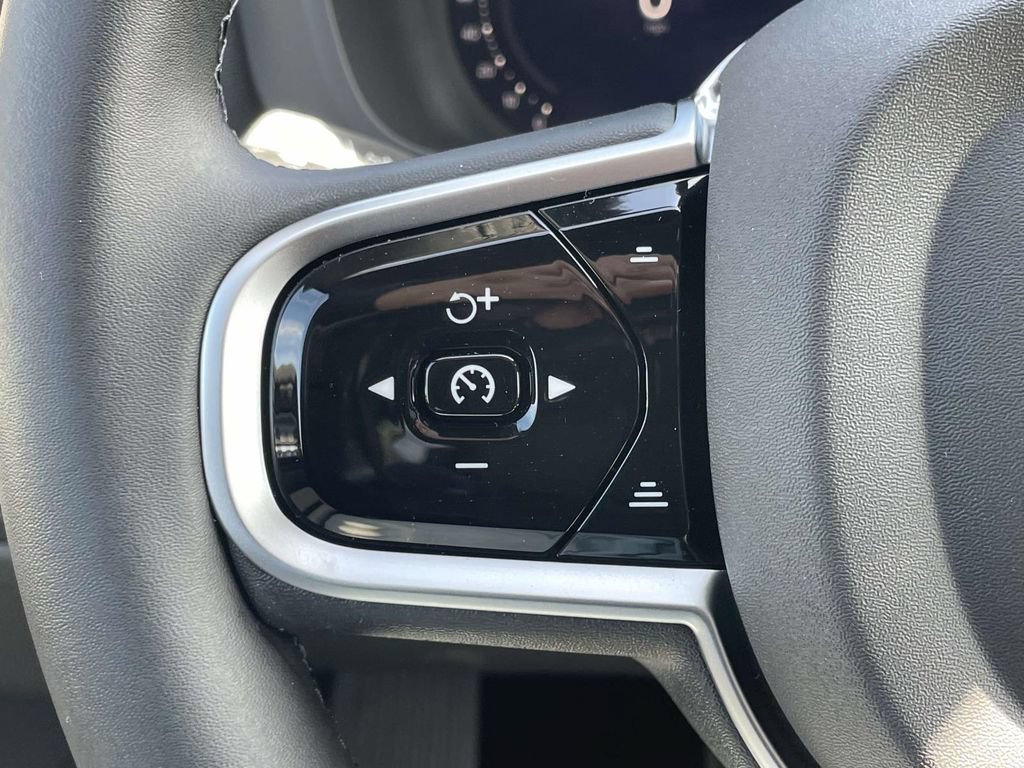 New 2026 Volvo XC60 B5 Plus w/ Protection Package Premier AWD/4WD image 10