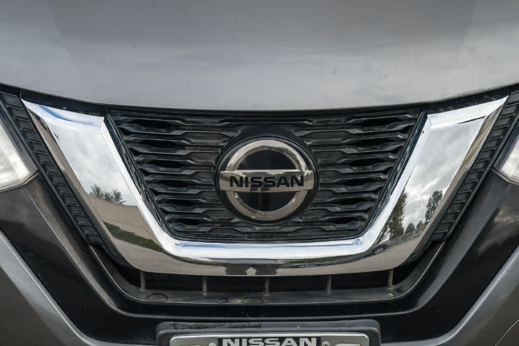 Used 2020 Nissan Rogue SV FWD image 5