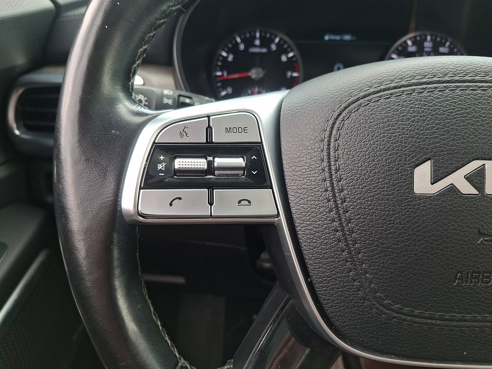 Used 2022 Kia Telluride SX w/ SX Prestige Package AWD/4WD image 22