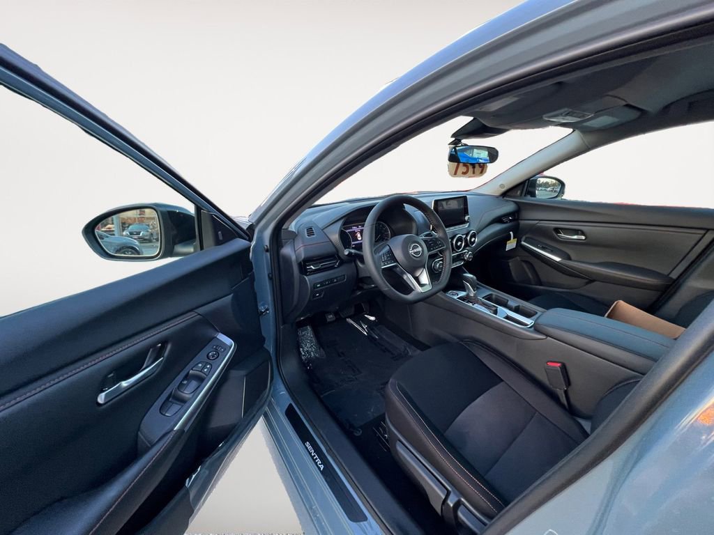 Certified 2025 Nissan Sentra SR image 18