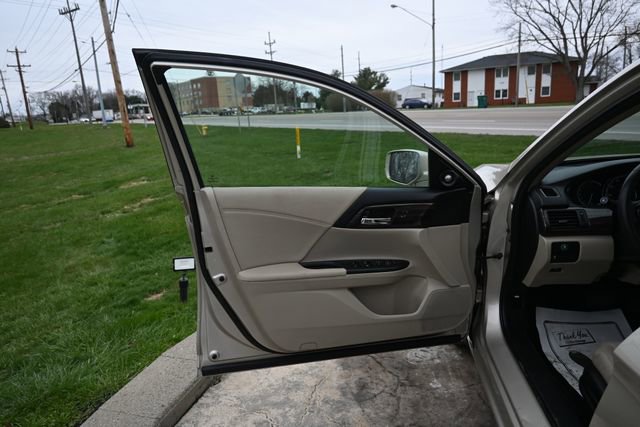 Used 2016 Honda Accord EX-L image 25