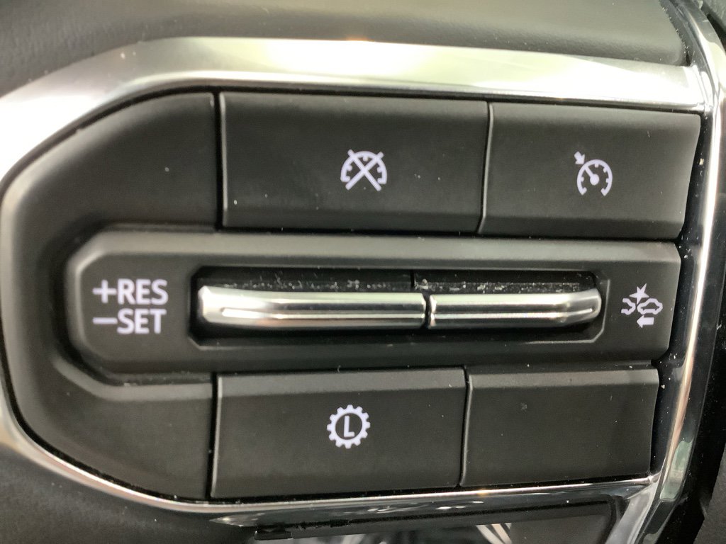 Used 2025 GMC Acadia Elevation image 17