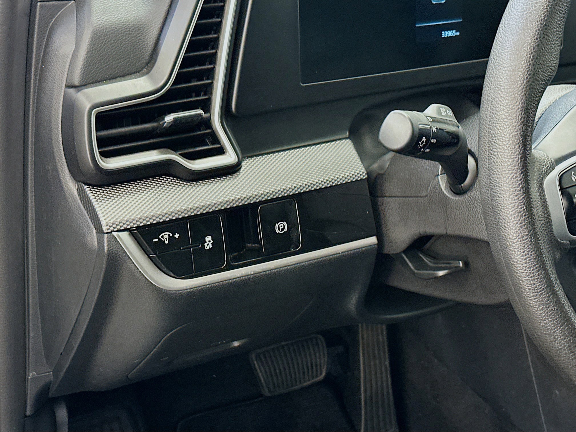 Used 2025 Kia Sportage LX image 17