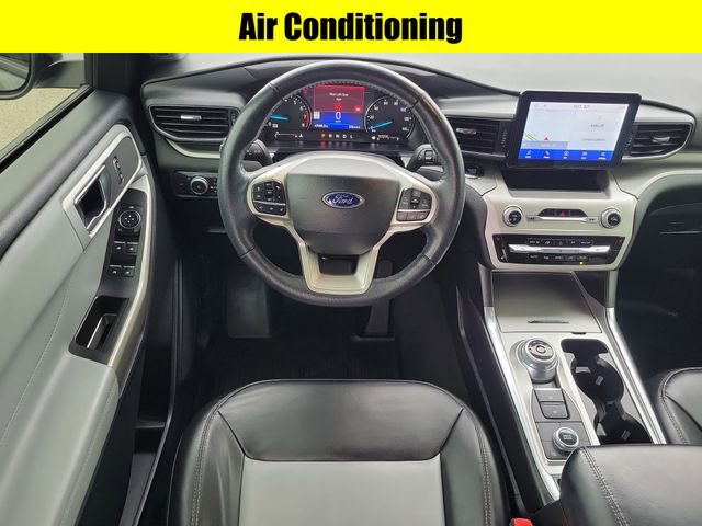 Used 2022 Ford Explorer XLT w/ Equipment Group 202A image 9