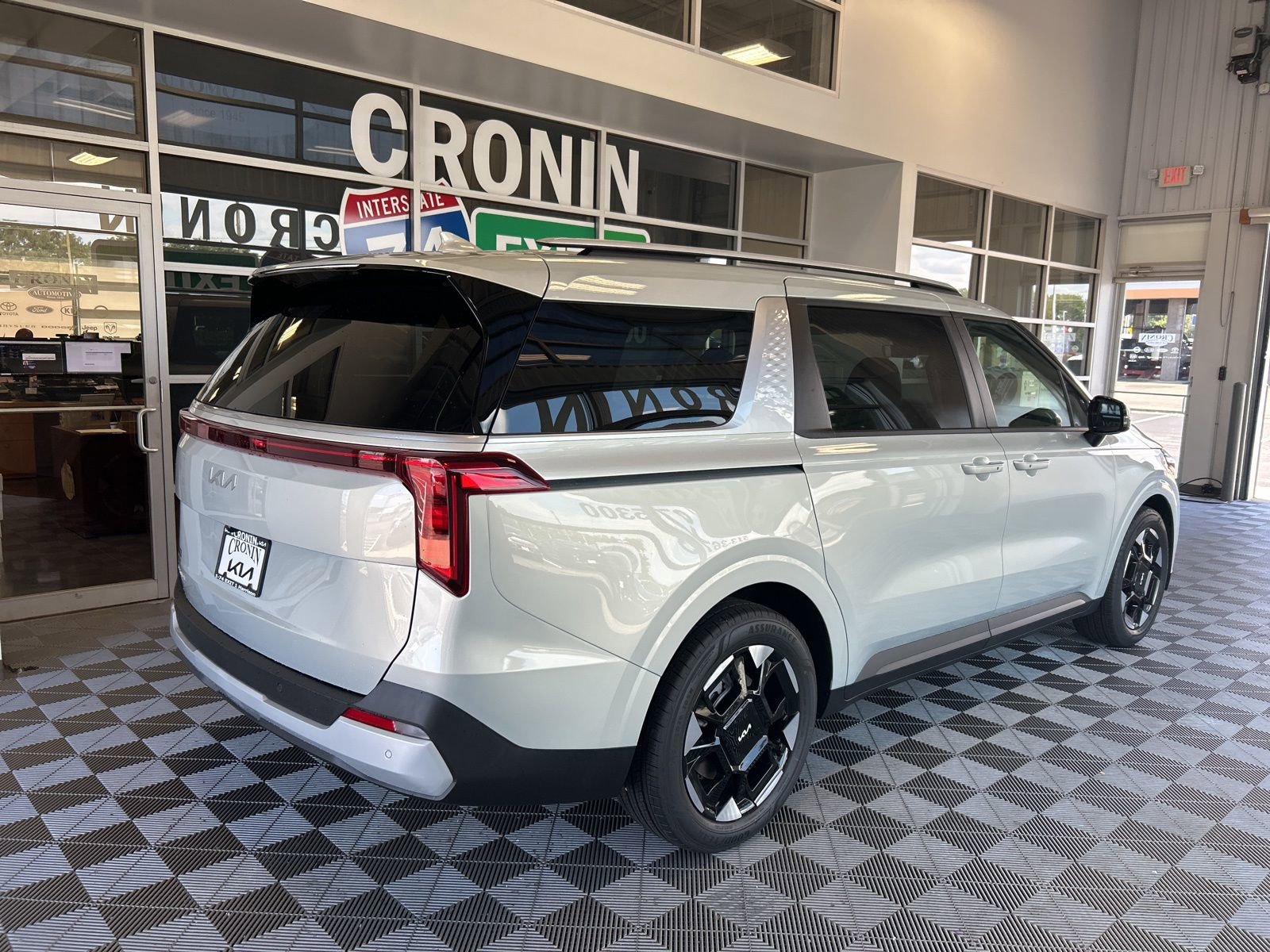 New 2026 Kia Carnival EX image 7