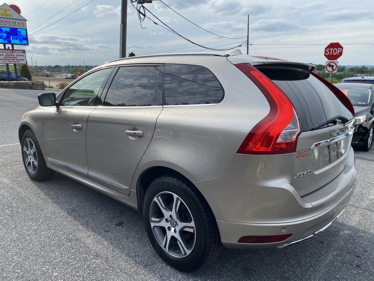 Used 2015 Volvo XC60 T6 w/ Proximity Package AWD/4WD image 7
