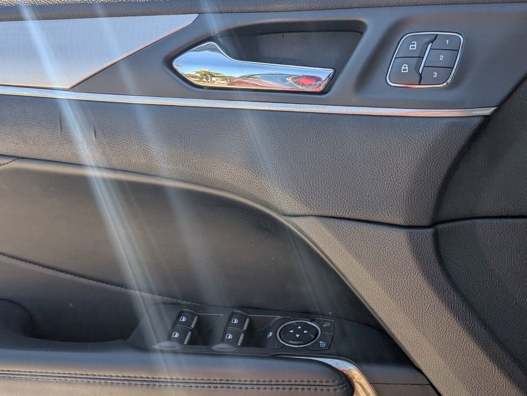 Used 2015 Lincoln MKC FWD image 26