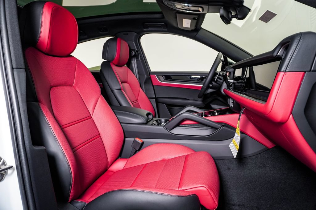 New 2026 Porsche Cayenne Coupe AWD/4WD image 15